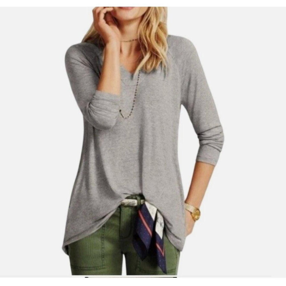 Cabi Women's Grey T-shirt